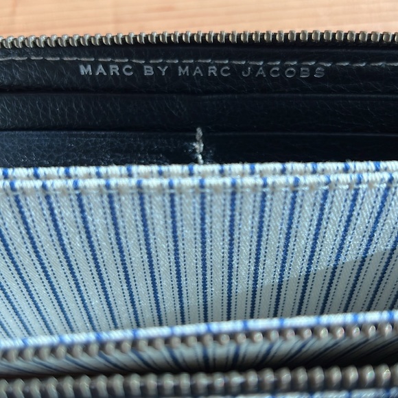Marc by Marc Jacob’s Wallet - Picture 4 of 4